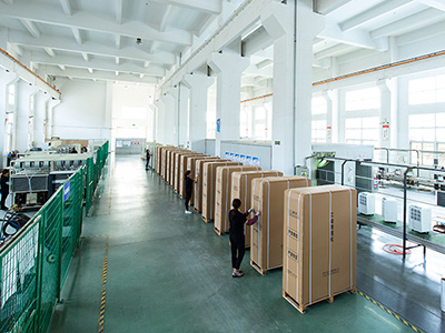 川島電器產(chǎn)品打包車(chē)間